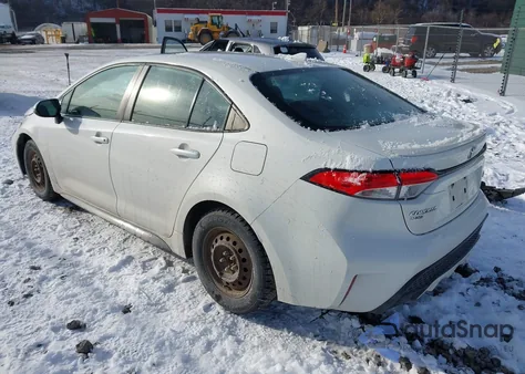 2021 Toyota Corolla Se 6Mt z USA, uszkodzony, nr VIN 5YFM4MCE8MP091101